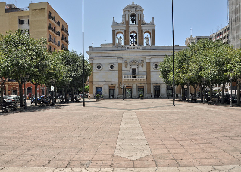 ''linea diritta in Piazza della Vittoria'' - Taranto