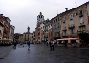 In Piazza Santarosa