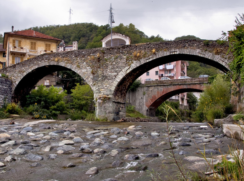 ''E’ una giornata nuvolosa sui ponti di Rossiglione'' - Rossiglione