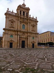 Piazzale Chiesa Madre