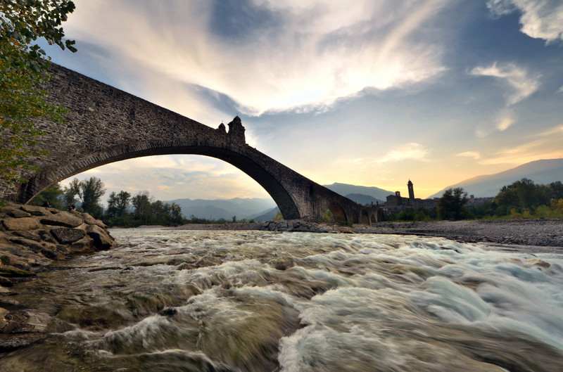 ''Infinita acqua sotto le arcate'' - Bobbio