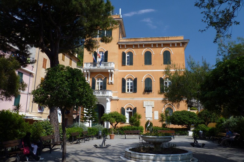 ''Relax in piazzetta'' - Monterosso al Mare