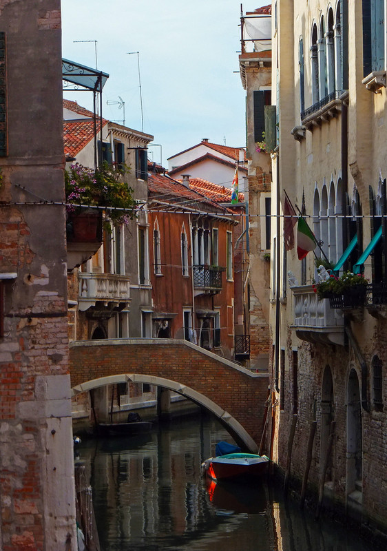 ''Acqua e bandiere'' - Venezia