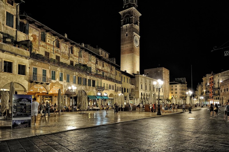 ''Un bel quadro notturno'' - Verona