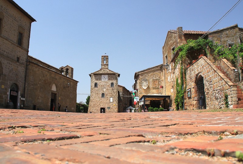 ''In fondo alla piazza c’è post@ per te'' - Sorano