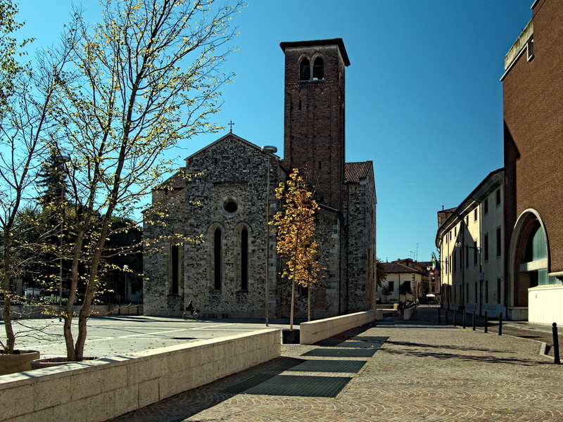 ''Ricambio la dedica … da Piazza Venerio'' - Udine