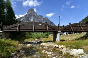Il ponte nel centro di Corvara