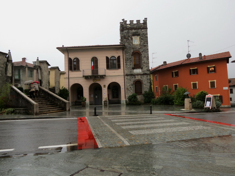 ''Nel paese degli ombrellai… in un giorno di pioggia'' - Brovello-Carpugnino