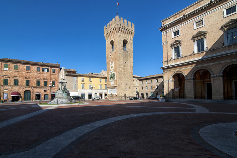 ''Il parlar è argento fino il tacer oro zecchino'' - Recanati