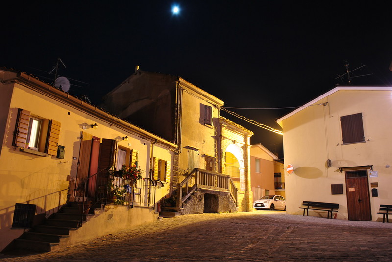 ''Piazza A.Costa by night'' - Borghi