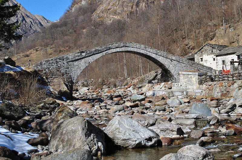 ''Un vecchio ponte Romano'' - Traversella