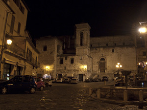 di sera a Piazza Garibaldi