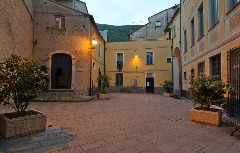 ''Finalborgo, piazza Sacrestia'' - Finale Ligure