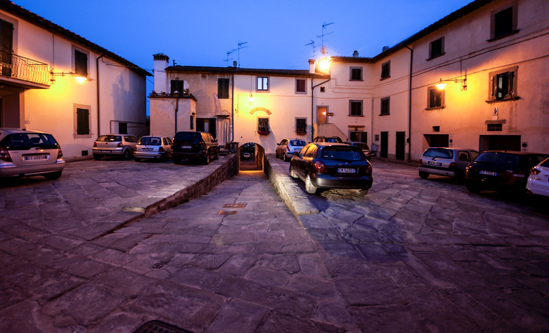 ''Piazza V. Pucci'' - Capraia e Limite