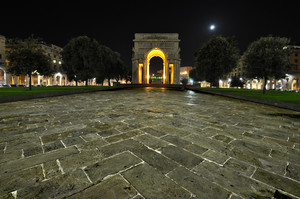 Piazza della Vittoria di sera