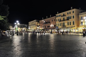 Angolino notturno di Piazza Bra