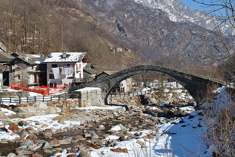''Sole caldo e.. neve'' - Traversella
