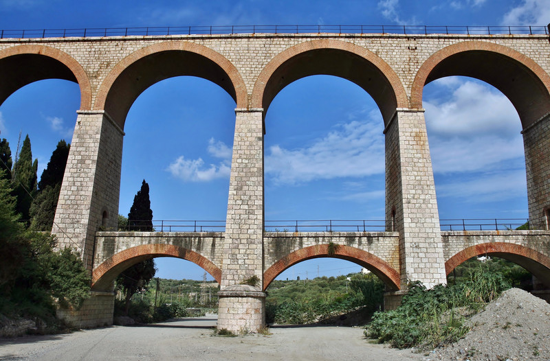 ''imponenza del gallo'' - Messina