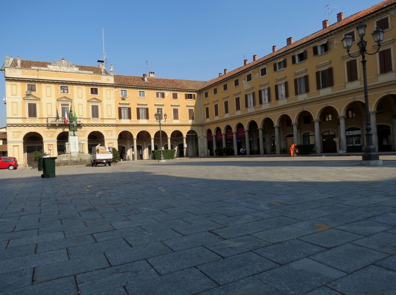 ''Si pulisce…è finito il mercato!'' - Garlasco