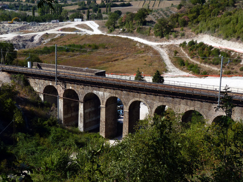 ''Ponte della ferrovia'' - Fossato di Vico