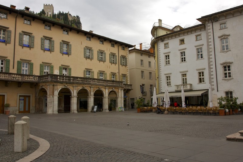 ''La Piazza e la Rocca'' - Arco