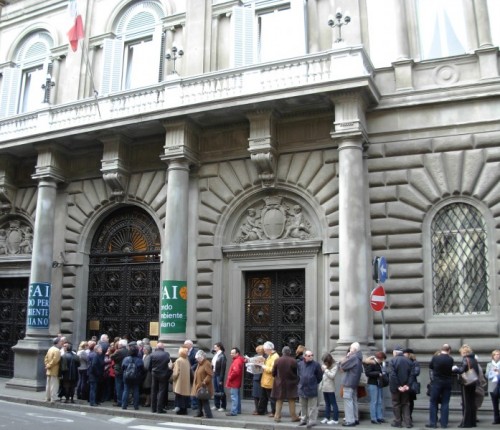 Firenze - Siamo qui fermi davanti al portone......