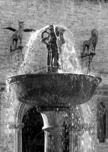 I guardiani di Fontana Maggiore
