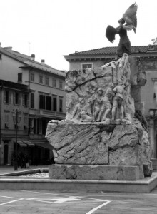 L’angelo veglia sulla fontana