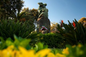 ai suoi eroici figli caduti in tutte le guerre per la difesa della Patria