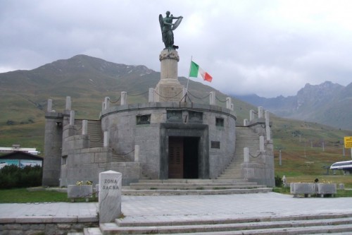 Ponte di Legno - Sacrario Militare Caduti Guerra 1915-1918 Ponte di Legno - Sacrario Militare Caduti Guerra 1915-1918