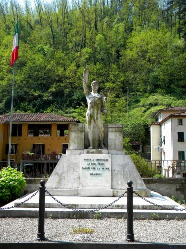 Bagni di Lucca - Il monumento ai Caduti di Ponte a Serraglio