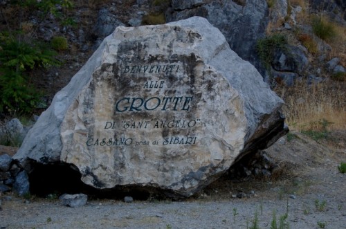 Cassano all'Ionio - benvenuti scritti sulla pietra