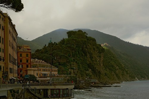 Camogli - Un raggio di sole su San Rocco Camogli - Un raggio di sole su San Rocco
