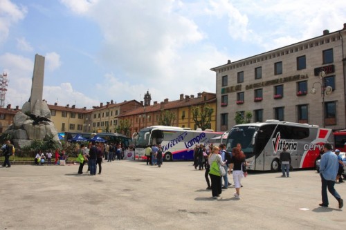 Savigliano - arrivano i bus delle squadre Savigliano - arrivano i bus delle squadre