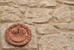Meridiana di una casa del centro storico di Larino (CB)
