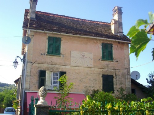 Sassello - sassello e una delle sue meridiane Sassello - sassello e una delle sue meridiane