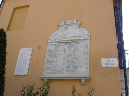 Frabosa Soprana - Lapide ai caduti di Fontane di Frabosa soprana Frabosa Soprana - Lapide ai caduti di Fontane di Frabosa soprana