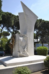 Guidonia ai suoi eroi - lato destro