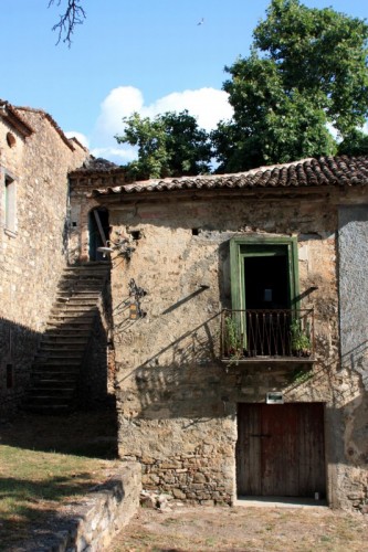 Roscigno - ...lì abitava il "ferraro" (il fabbro)... Roscigno - ...lì abitava il "ferraro" (il fabbro)...