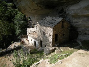 borgata Balma Boves, casa al riparo di una roccia