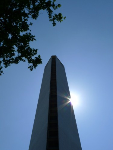 Milano - Come un obelisco