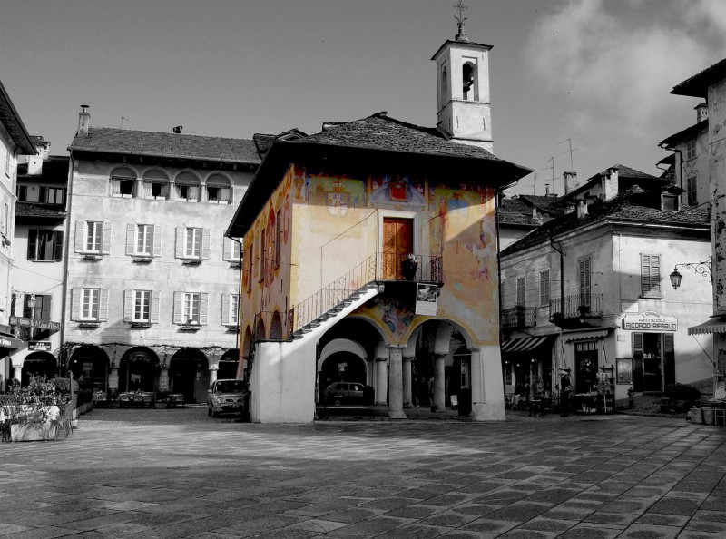 ''La piazzetta di Orta'' - Orta San Giulio
