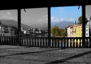 Sbalzi d’umore sul ponte degli alpini