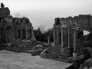 le colonne corinzie del Teatro Antico di Taormina