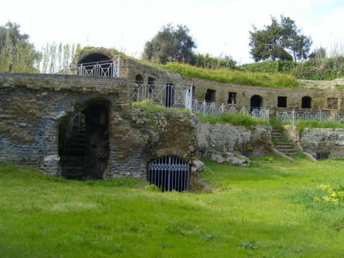 Bacoli - Il sepolcro di Agrippina Bacoli - Il sepolcro di Agrippina