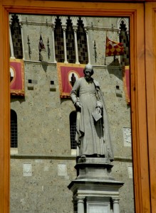 In Piazza Salimbeni