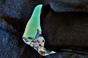 Particolari attraverso una Cornice di Granito