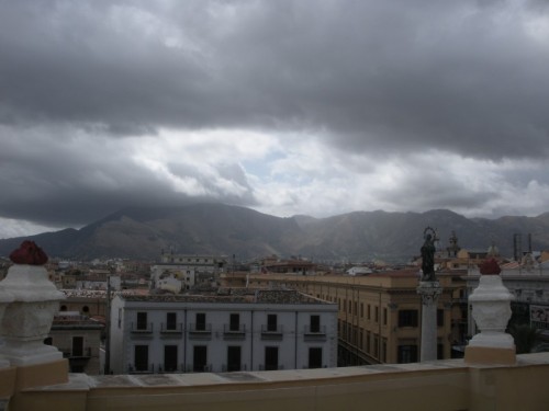 Palermo - Luce tra le nubi