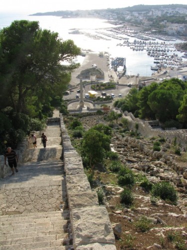 Castrignano del Capo - dal santuario giu' verso il porto di s.m. leuca Castrignano del Capo - dal santuario giu' verso il porto di s.m. leuca