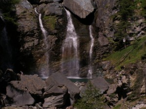 salto con arcobaleno